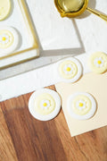 Embellishment (ornament)
﻿Yellow daisy