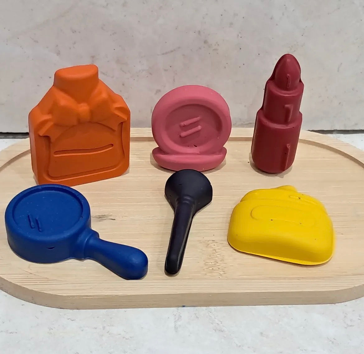 Makeup crayon set