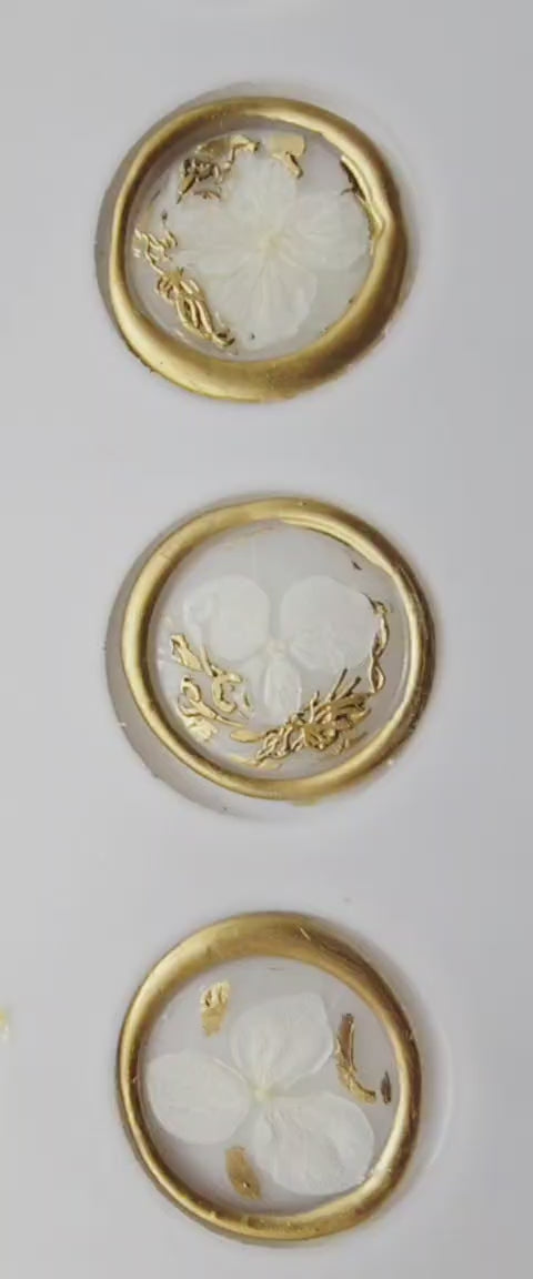 Suspended fresh florals