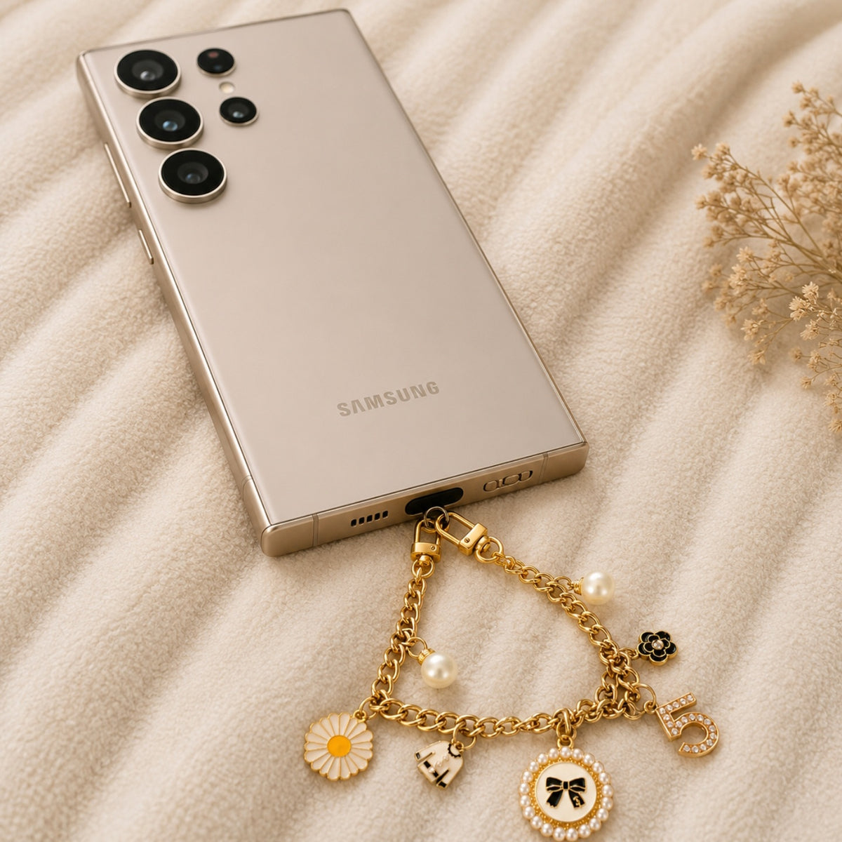 Coco Gold Charm short Phone chain
