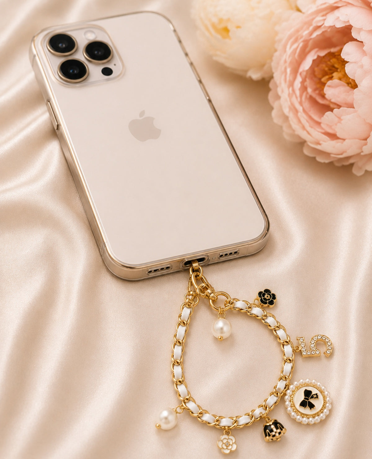 Coco Roped Charm short phone chain